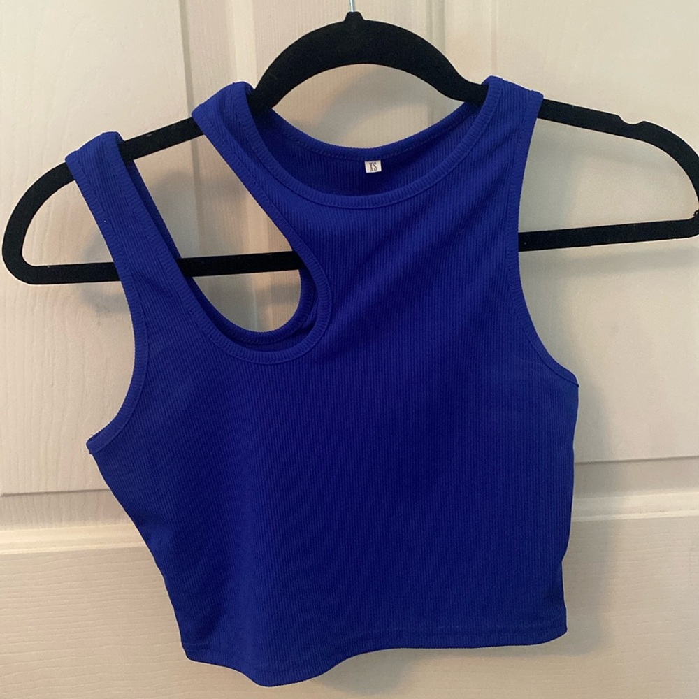 Cropped navy top